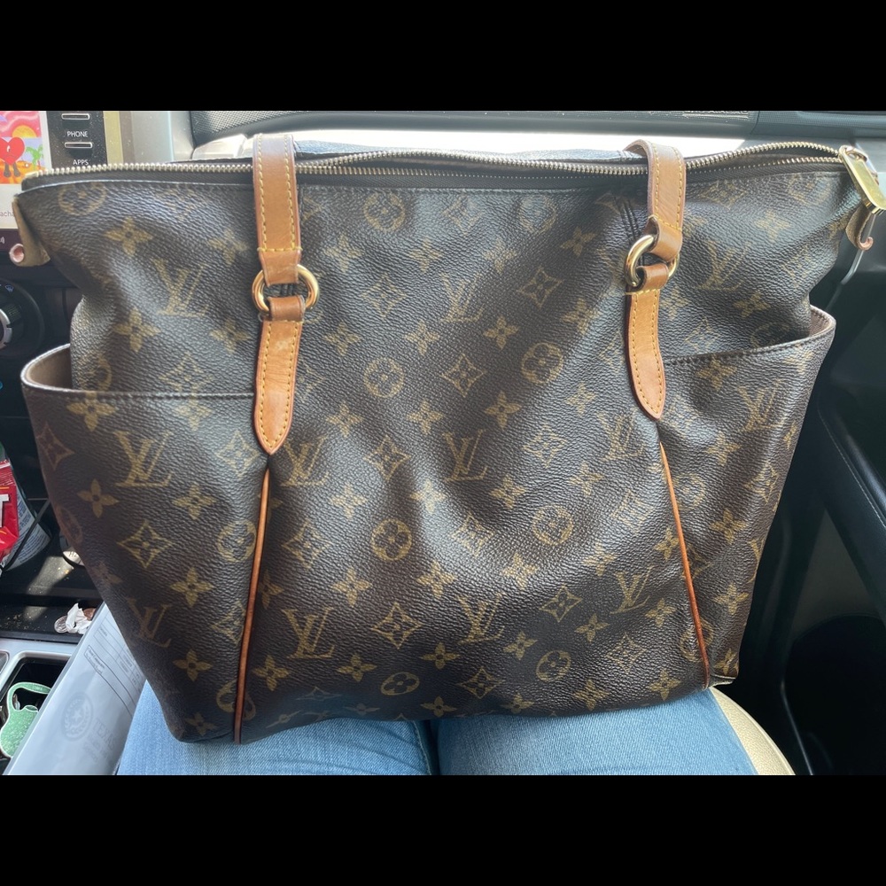 Louis Vuitton Totally